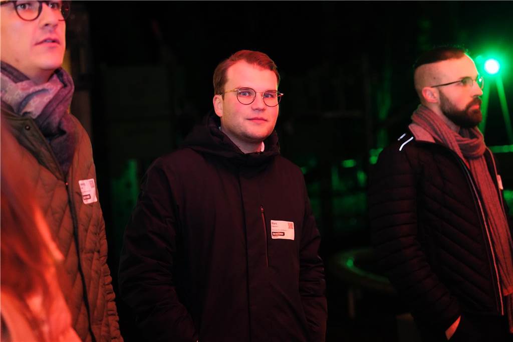 Viele Menschen bei der Überstunde im Freischütz in Schwerte.