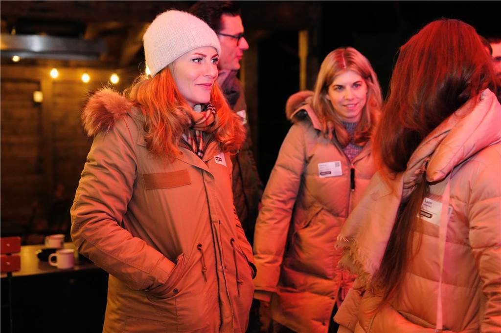 Viele Menschen bei der Überstunde im Freischütz in Schwerte.