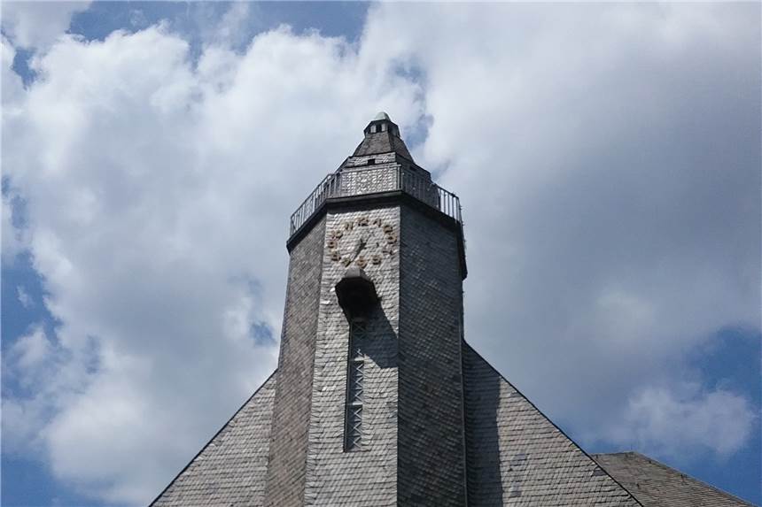 Uhr am Schwerter Rathaus tickt aktuell nicht mehr Die Uhr am Schwerter Rathaus ist stehen geblieben.