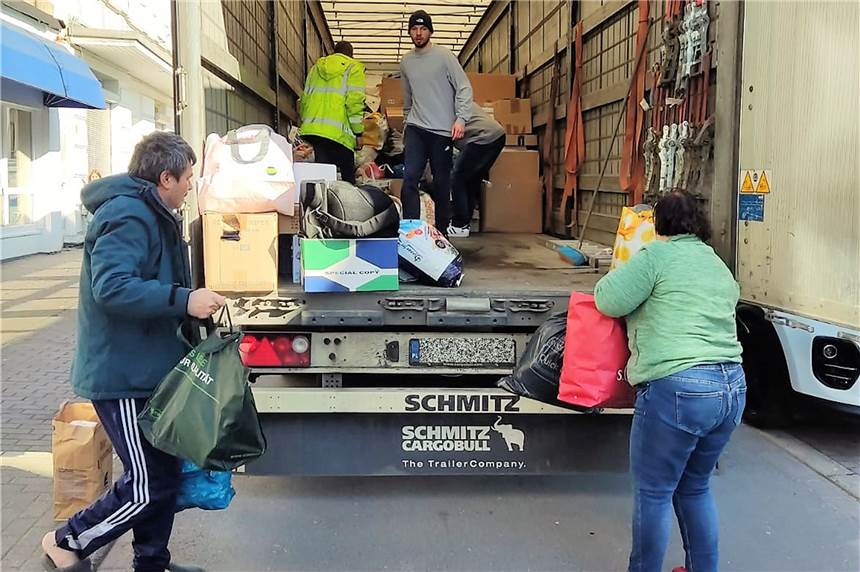 Ukraine-Hilfe im Rekord-Tempo: Pflegedienst plant vierten Hilfstransport Die Ukraine-Hilfe des Dortmunder Pflegediensts hat deutlich zugenommen. Drei Lkw mit Spenden konnten schon nach Polen geschickt werden, der vierte wird aktuell vorbereitet.
