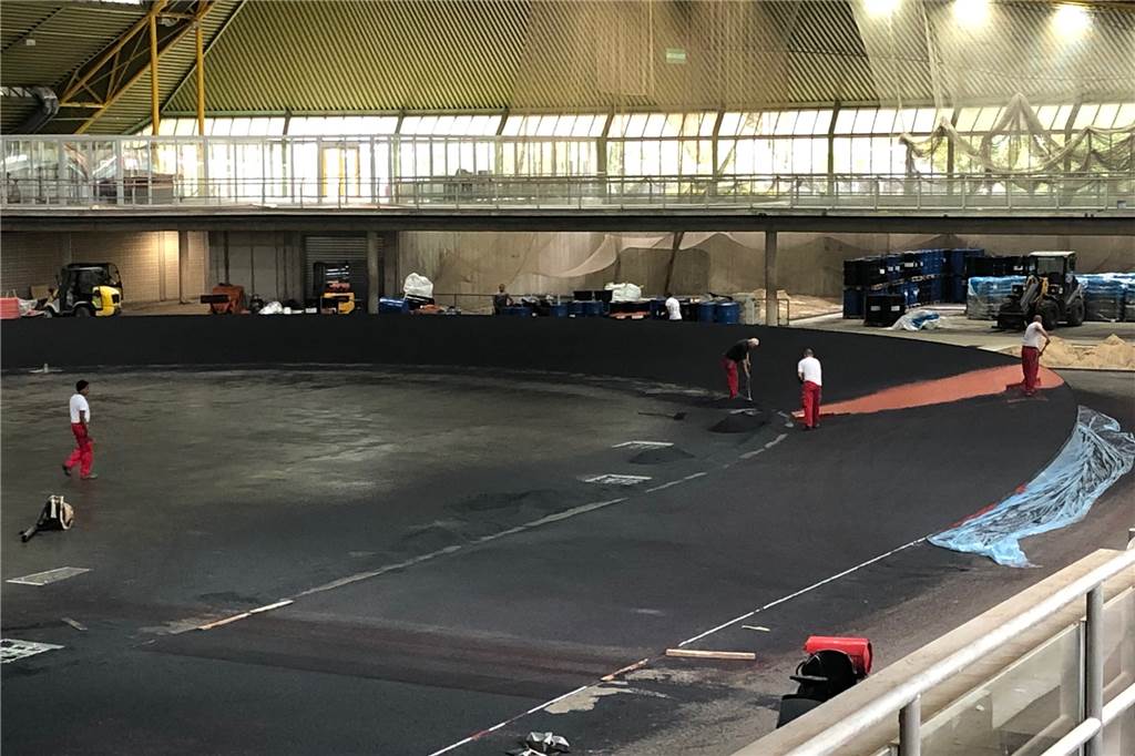 Hallen-Meisterschaft und Indoor Meeting vor Augen: Das ist der Stand beim Umbau der Körnig-Halle Die Umbauarbeiten in der Helmut-Körnig-Halle gehen voran.