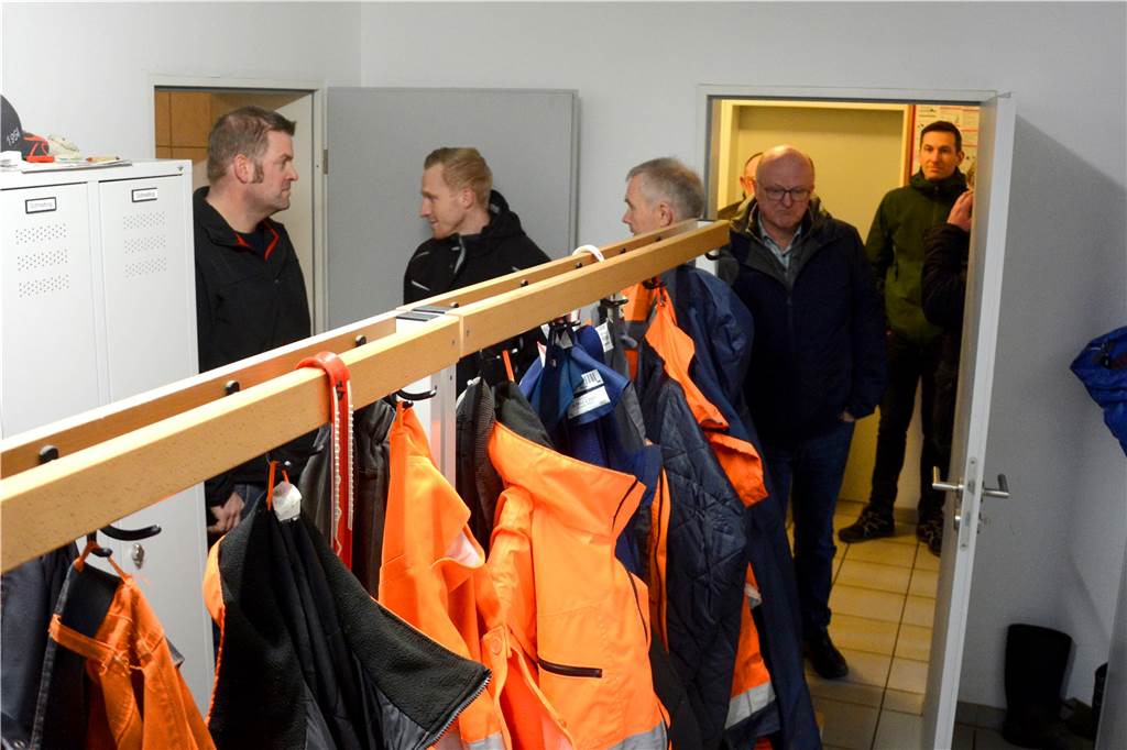 Streit über Erweiterung des Südlohner Bauhofs kocht im Bauausschuss hoch Die Umkleide- und Sozialräume am Bauhof sind für die zwölf Mitarbeiter zu klein. Schon aus Arbeitsschutzgründen müssen sie erweitert werden. Das sahen auch die Politiker ein.
