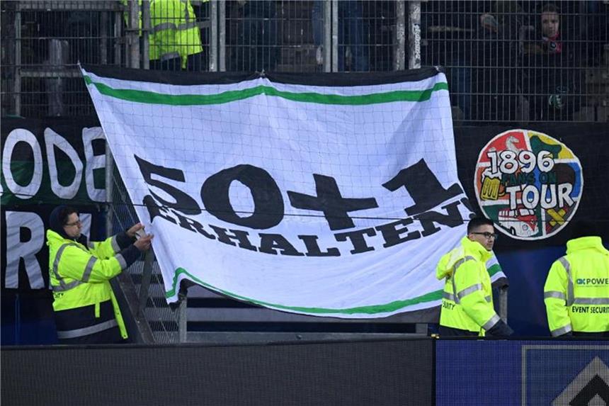 Entscheidung über 50+1-Regel erst am Jahresende Die umstrittene 50+1-Regel sorgt bei Fans und Beteiligten gleichsam für Diskussion. Foto: Daniel Reinhardt