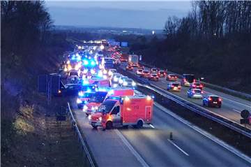 Die Unfallstelle auf der A1 in Höhe der Brücke Hammer Straße.