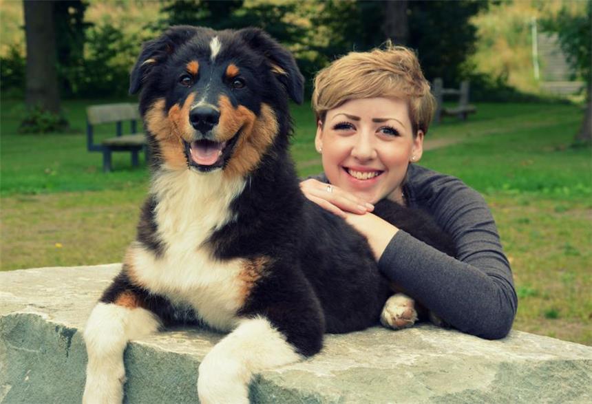 Kranke Dortmunderin kämpft um mehr Lebenszeit Die unheilbar erkrankte Julia Goyer lebt alleine, aber ihr treuer Gefährte Theo ist immer an ihrer Seite.