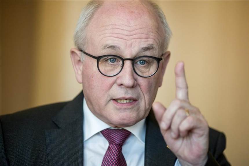 „Die Union ist besonders stark, wenn sie geschlossen auftritt. Die verschiedenen Zirkel, die sich parteiintern bilden, stellen diese Geschlossenheit aber infrage“, sagt Kauder. Foto: Michael Kappeler