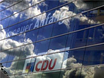 Die Unions-Abgeordneten wurden per Sammel-SMS gewarnt. Foto: Oliver Weiken