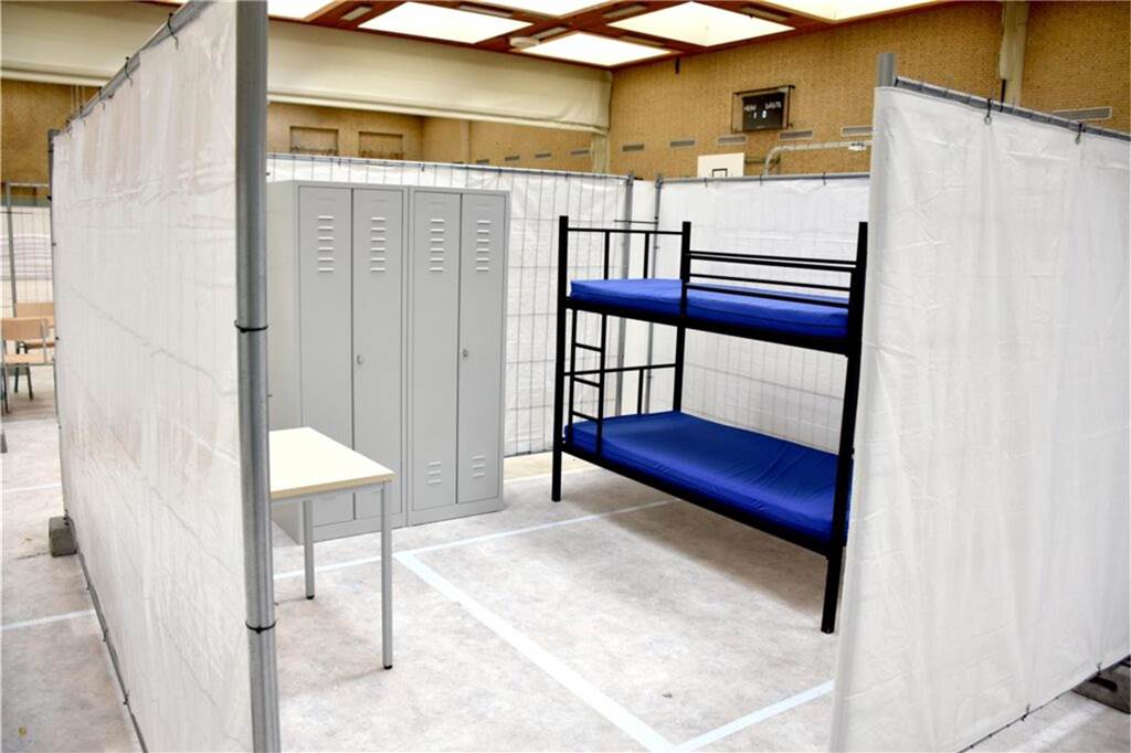 Schlafabteil in der Turnhalle