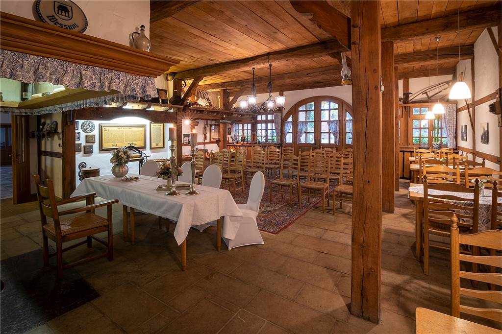 Die urige Bauernscheune des Heimathauses in Wessum bietet Platz für 40 Hochzeitsgäste.