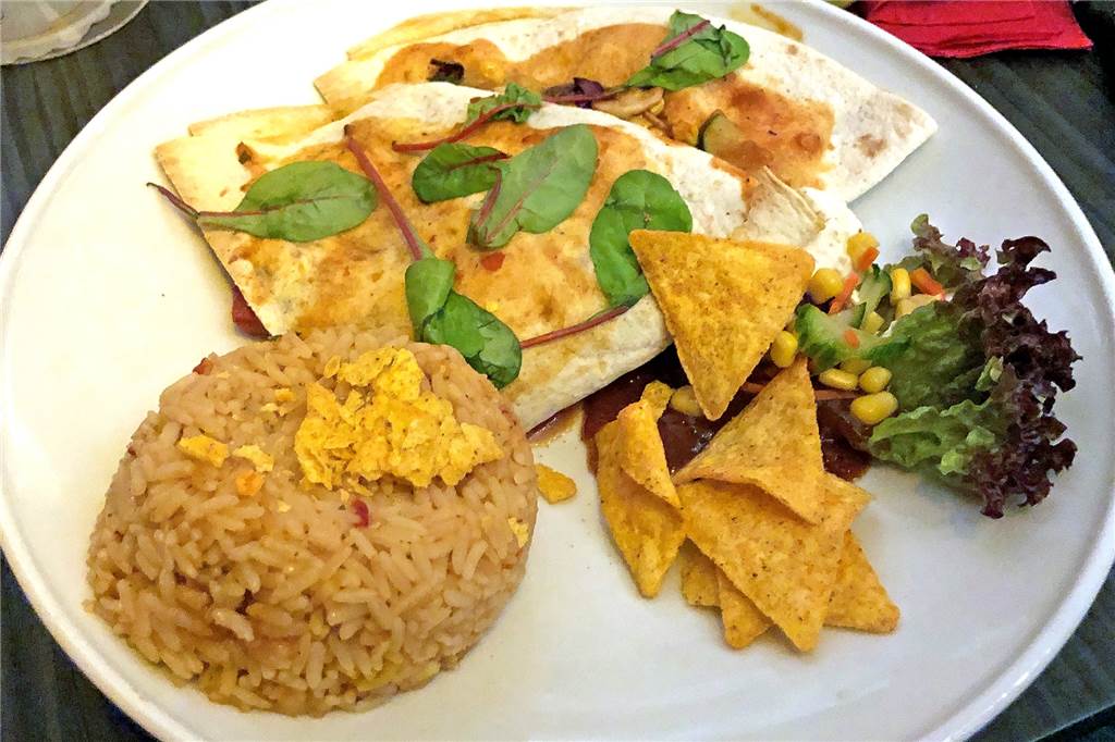 Das Vivendi macht auch fleischlos glücklich Die vegane Quesadilla birgt eine farbenfrohe und schmackhafte Gemüsefüllung.