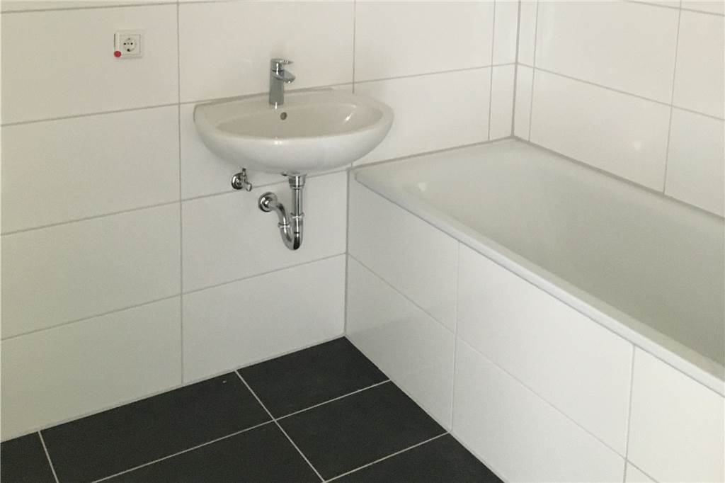 Velero räumt im Viertel auf: 142 Wohnungen saniert, 105 neu vermietet Die Velero hat in Barkenberg innerhalb eines Jahres 142 Wohnungen in Barkenberg nach diesem Muster modernisiert. Insbesondere Bäder, Heizungen und Fliesenspiegel in Küchen wurden erneuert.