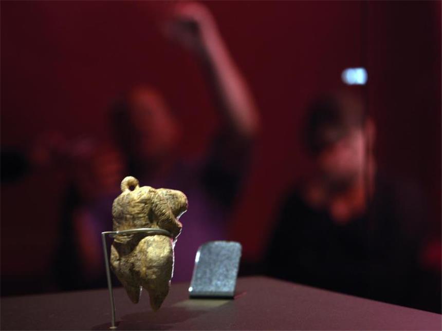 Drei deutsche Stätten hoffen auf Welterbetitel Die "Venus von Hohlen Fels" ist die älteste bekannte Menschenfigur der Welt. Foto: Stefan Puchner