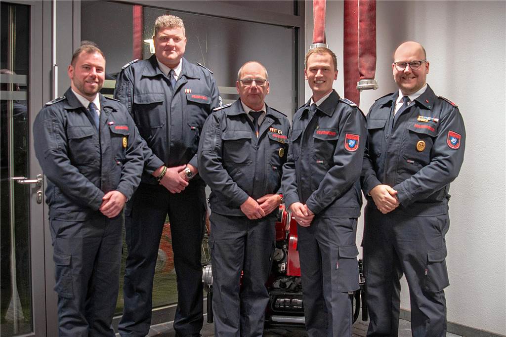 Jens Beelmann ist neuer Löschzugführer in Haltern Mitte Die verabschiedeten und die neuen Löschzugführer: v.l.: Thore Nitsche, Torsten Tangermann, Dirk Nitsche, Jens Beelmann, Philipp Brachtendorf.