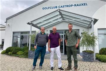 Die Verantwortlichen des Golfclubs Castrop-Rauxel freuen sich auf den Umbau (v.l.): Pressesprecher Sebastian Sendlak, Geschäftsführer Wolfgang Dressler und Head-Greenkeeper Roman Vierhaus.