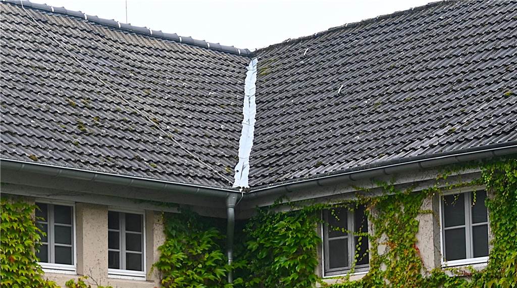 „Noch verhaltener Jubel“: Bund fördert Haus Villigst mit knapp 310.000 Euro Das Dach von Haus Villigst.