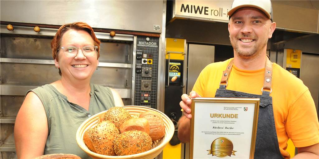 Bäcker Becker setzt auf Regionales: Nur noch Eier und Dinkel aus Ergste Die Verarbeitung regionaler Produkte war einer der Pluspunkte, mit denen Sarah und Sascha Ruhnke die Auszeichnung „MeisterWerk NRW" des Landes für ihre Bäckerei Becker erringen konnten.