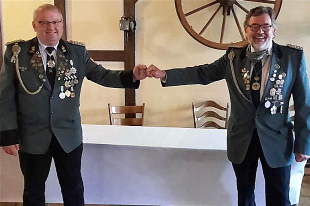 „Es war alternativlos“: Horneschützen verschieben Premiere ihres Festes in Werne Die Vereinssprecher des neuen Dachvereins, Wolfang Schmidt (r., Frohsinn 07) und Markus Klenner (l., Lütkeheide) bei der Vereinsgründung im Herbst 2020. Das erste gemeinsame Highlight, das Schützenfest, fällt in diesem Jahr aus.