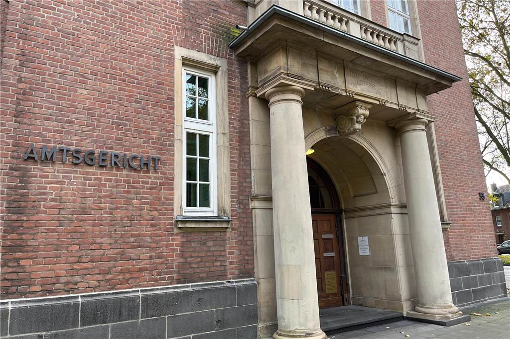 Schermbecker musste sich vor dem Weseler Amtsgericht verantworten Die Verhandlung fand im Amtsgericht Wesel statt.
