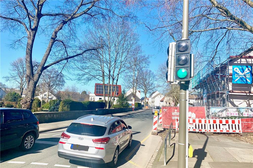 Tragischer Unfall bewegt die ganze Stadt: „Gedanken gehören den Eltern“ Die Verkehrssituation an der Aplerbecker Straße soll noch einmal genau betrachtet werden.