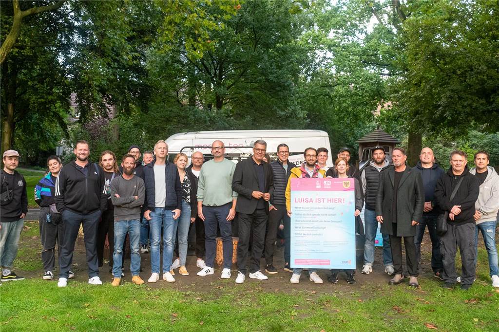 Ein Codewort soll das Nachtleben der Stadt sicherer machen Die Vertreter der Clubs und Kollektive, die sich an dem Schutzkonzept beteiligen.