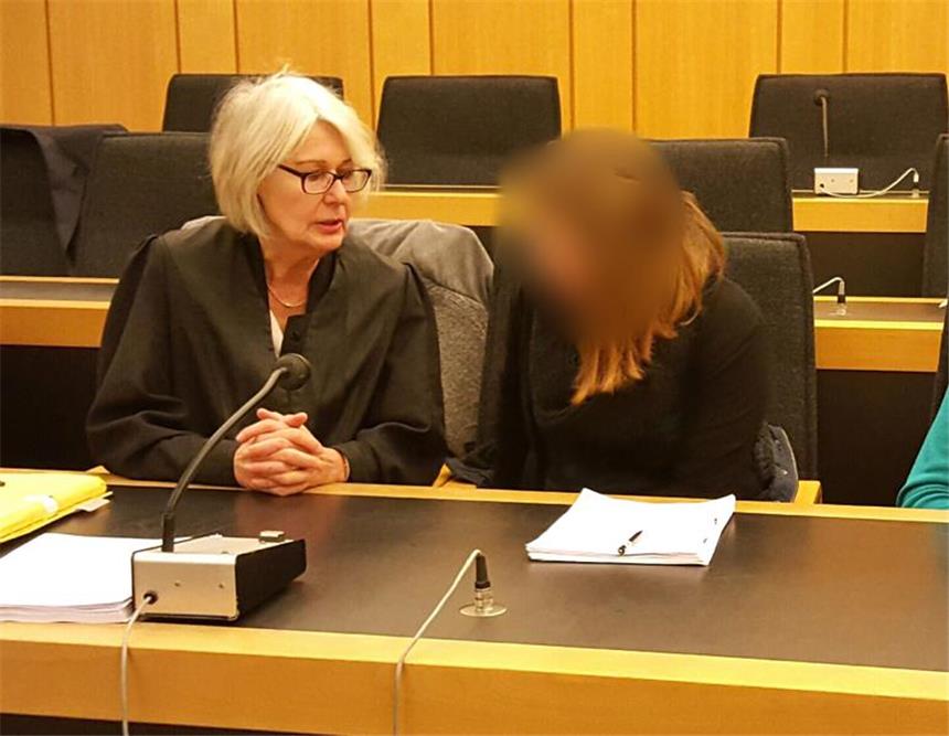 Folter am Kanal: Mehrere Jahre Haft für Täter Die verurteilte 17-Jährige aus Ascheberg am Dienstag bei der Urteilsverkündung.