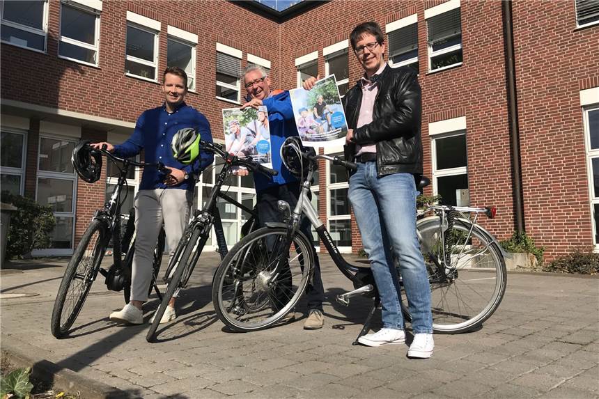 Stadtradeln 2019: Ascheberg tritt in die Pedale – Startschuss am 1. Mai Die Verwaltungsmitarbeiter Peter Kaufmann (M.) und Stefan Backmann (l.) sowie Klimaschutzmanager Martin Wolf (r.) freuen sich schon aufs Stadtradeln.