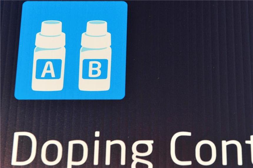 WADA empfiehlt Einsatz älterer Flaschen für Dopingproben Die Verwirrung um manipulierbare Proben-Flaschen hält an. Foto: Peter Kneffel
