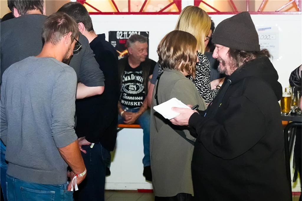 Die vier Bands Copyright, Falten/Rock, Sixpack und Green Devise lieferten bei "Rock in der Halle" bei Terhörne in Südlohn ab. Viele Gäste, gute Stimmung und das alles für den guten Zweck - es war ein gelungener Abend.
