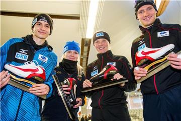 Die vier Eisschnelllauf-Geschwister Pedro Beckert (l-r), Jessica Beckert, Stephanie Beckert und Patrick Beckert. Foto: Marc Müller