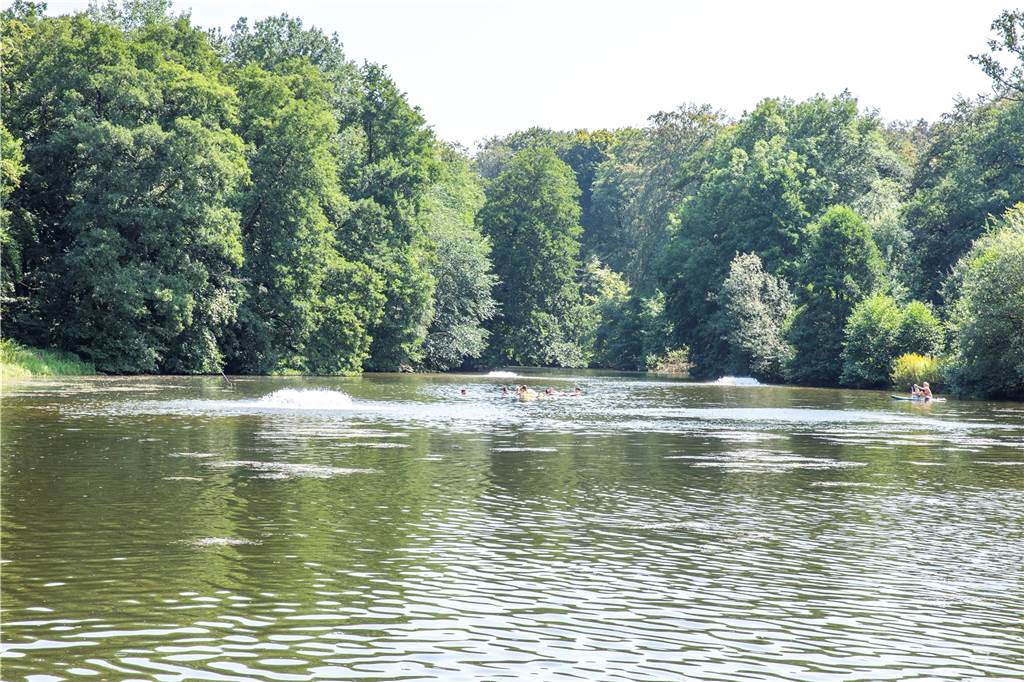 Gelsenwasser zum wiederholten Fischsterben in der Stever: „Wir sind nicht allmächtig“ Die vier Oberflächenbelüfter an der unteren Stever in Haltern am See.