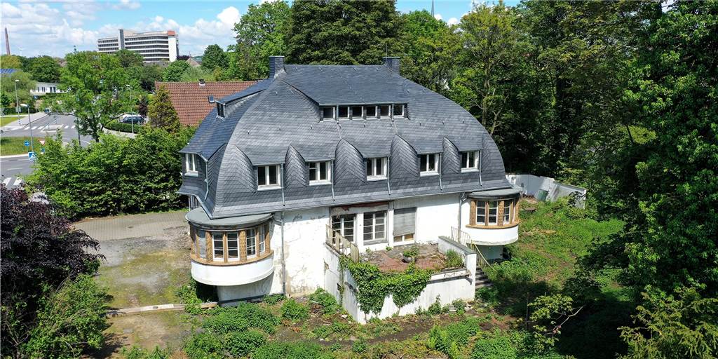 Umbau der Villa Urbahn: Museum wird wohl schneller fertig als geplant Die Villa Urbahn aus der Drohnenperspektive: Ein Ende der Umbauarbeiten ist absehbar.