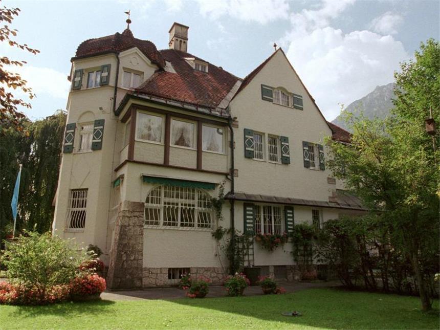 Opern zum Jubiläum: Bayern feiert Richard Strauss Die Villa von Richard Strauss in Garmisch-Partenkirchen. Foto: Peter Kneffel