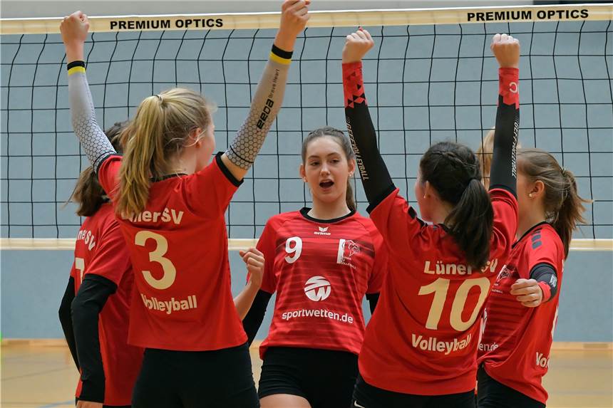 Mit Fotostrecke: 1000 Zuschauer verfolgen die Westdeutschen U16-Volleyballmeisterschaften in Lünen Die Volleyballerinnen des Lüner SV wurden am Ende Neunter.