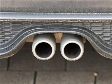 Die vorgelegte Ifo-Studie kommt auf rund 600 000 Arbeitsplätze in Deutschland, die nach heutigem Stand von einem Aus für Benziner und Diesel betroffen wären. Foto: Christophe Gateau/dpa