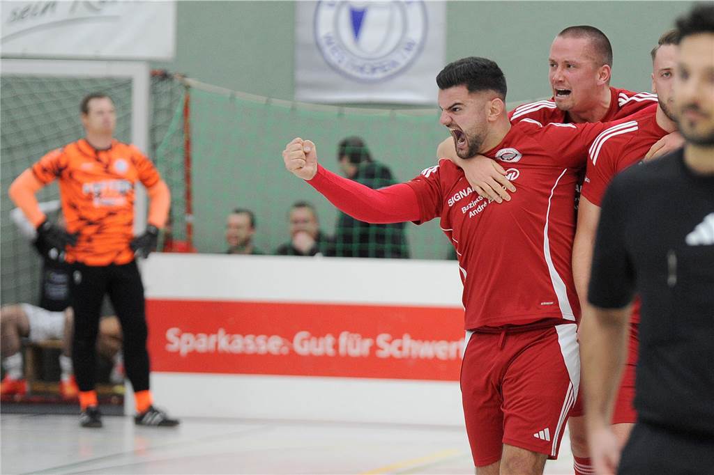 Die Vorrunde der 37. Schwerter Hallenfußball-Stadtmeisterschaft.