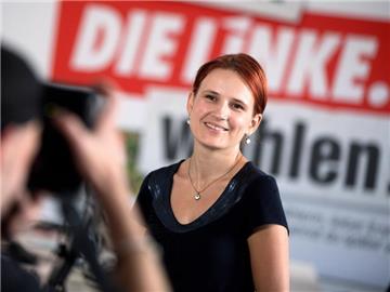 Die Vorsitzende der Partei Die Linke, Katja Kipping, stellt sich am Rande einer Vorstandssitzung in Berlin Fotografen. Foto: Jörg Carstensen/Archiv
