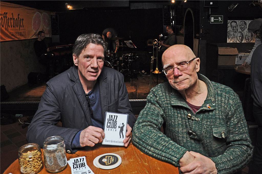 Jazz-Club Lünen ist Geschichte: Verein vererbt Klavier und Biergläser Die Vorstandsmitglieder Götz Hartmann und Knut Thamm