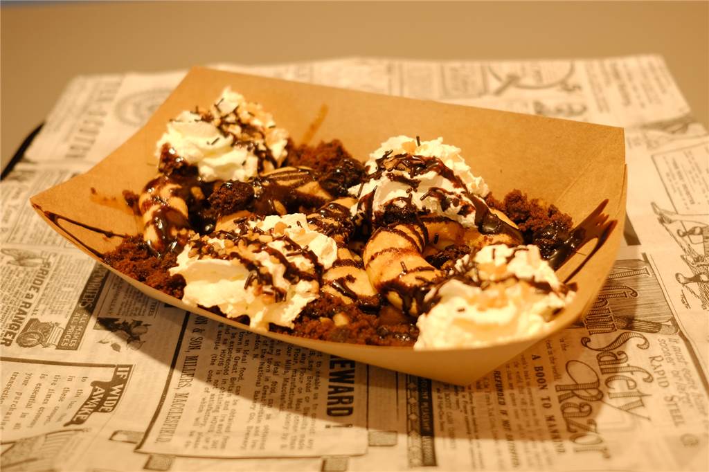 Die "Waffnuts" des "Knusperz" angerichtet in einer Pappschale.