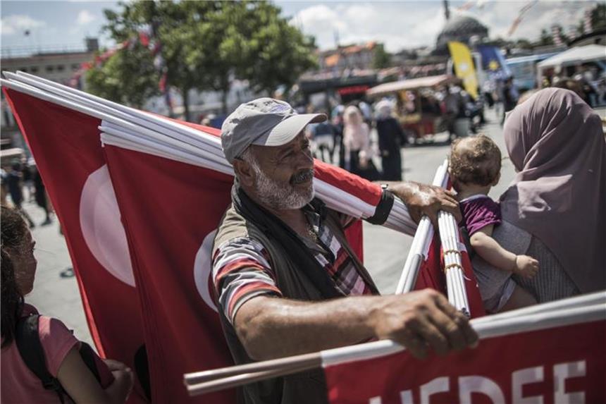 Erdogan erklärt sich vor Auszählungsende zum Wahlsieger Die Wahllokale schließen um 17.00 Uhr (Ortszeit/16.00 Uhr MESZ). Foto: Oliver Weiken