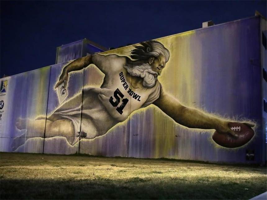 Der 51. Super Bowl dürfte reich an Punkten werden Die Wand eines Gebäudes in Houston wurde mit einem Graffiti zum 51. Super Bowl verziert. Foto: Charlie Riedel