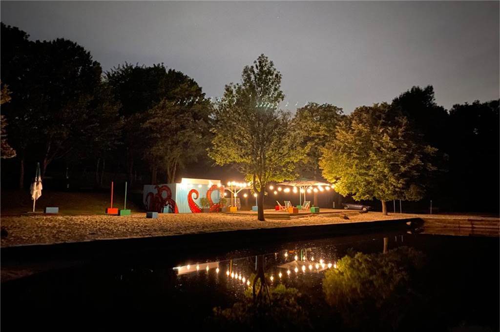 Die warmen Sommertage lassen sich in der neuen Strandbar im Revierpark Wischlingen stressfrei ausklingen
