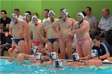 Die Wasserball des SV Lünen haben am Mittwochabend eine deutliche Niederlage kassiert.
