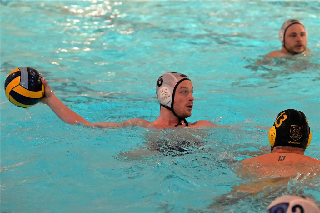 Die Wasserballer des SV Lünen 08 holten ein Unentschieden.
