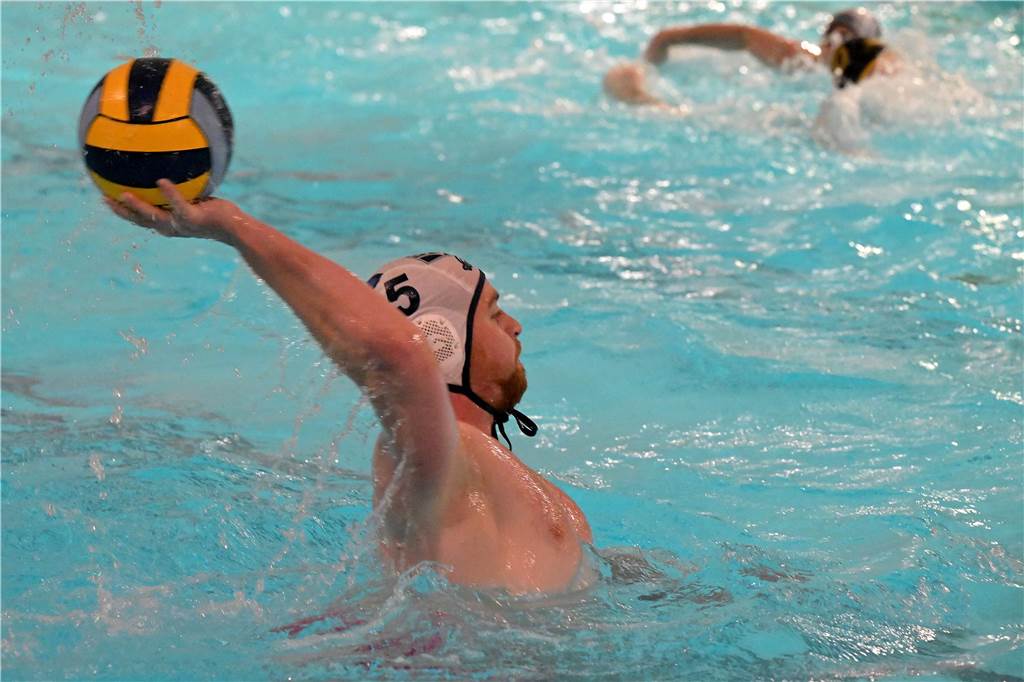 Die Wasserballer des SV Lünen 08 holten ein Unentschieden.