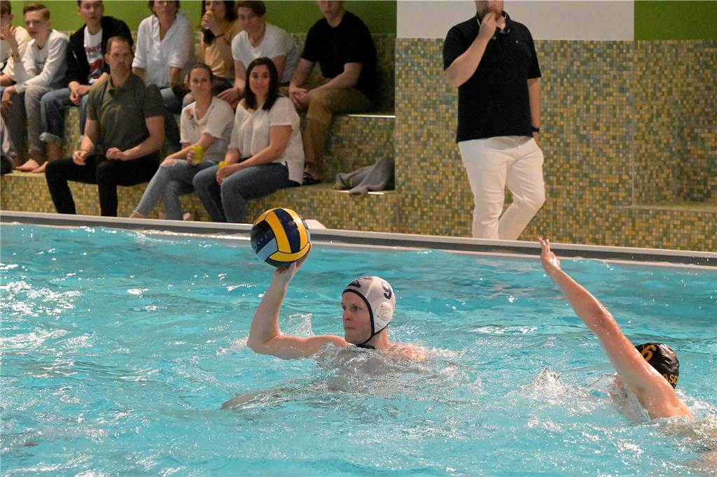 Die Wasserballer des SV Lünen 08 holten ein Unentschieden.