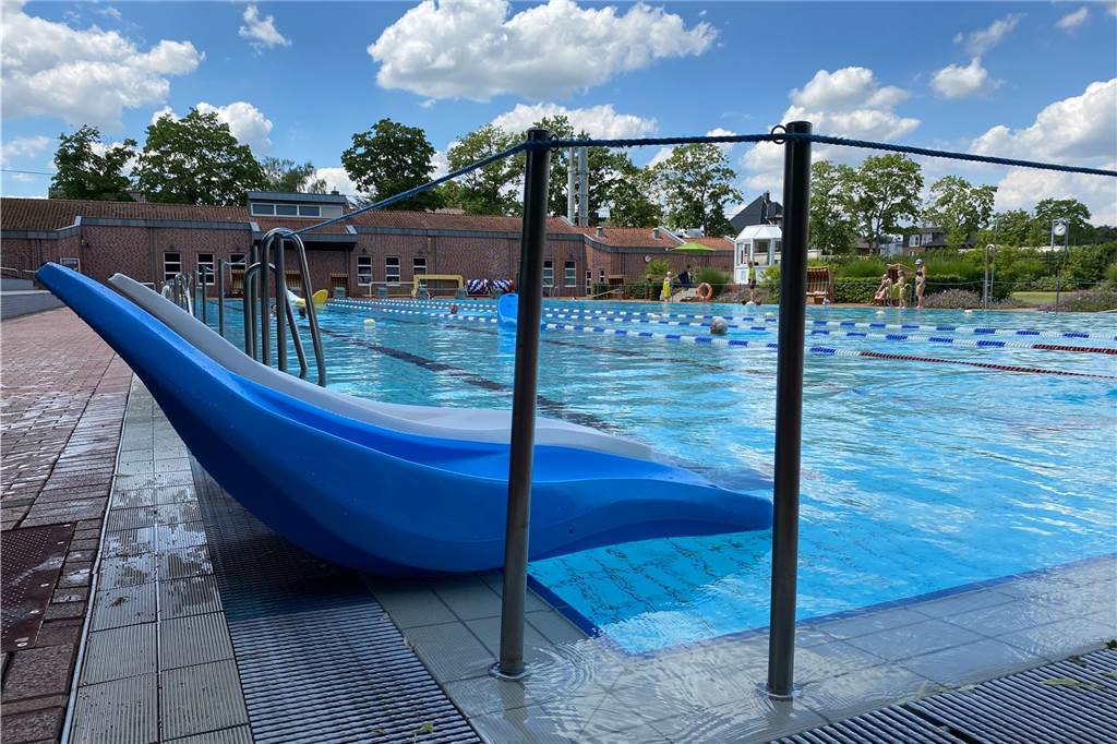 Die Wasserliegen stoßen besonders bei den Kindern auf Zuspruch.