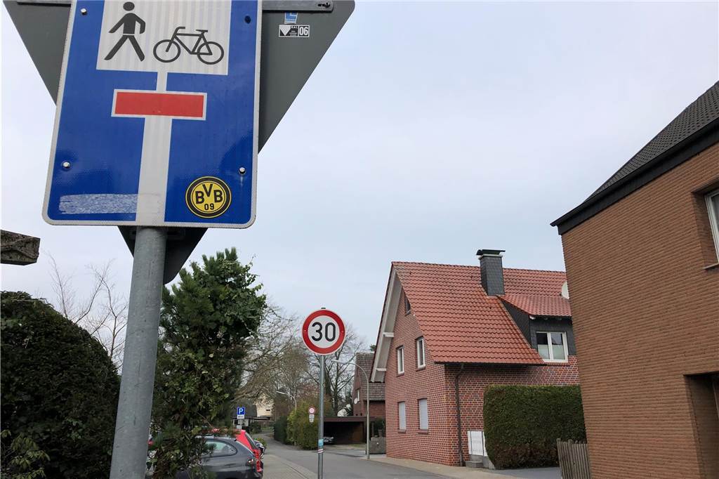 Verkehr in Bork und Cappenberg: Manche Schilder nur vermeintlich sinnlos Die Weiherstraße ist kurz. Tempo 30 - die dort zugelassene Höchstgeschwindigkeit - sei dort gar nicht zu erreichen, sagt ein Leser.