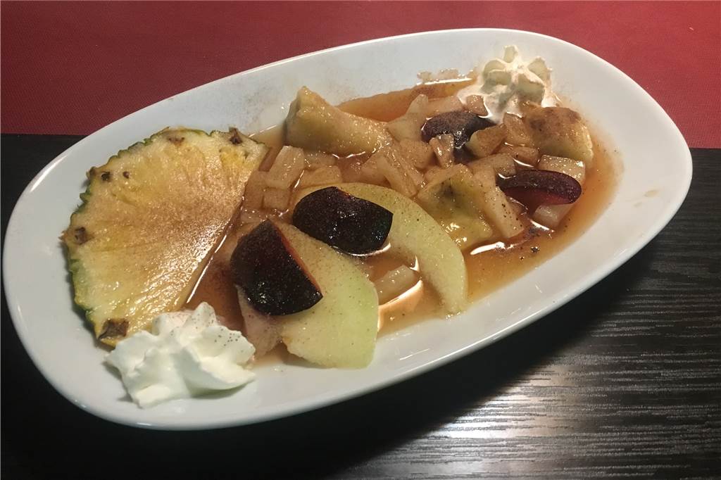 Gute Pizza und Tennis live bei der Pizzeria Castello in Wüllen Die weihnachtlich, warmen Früchte mit Amaretto waren genau das Richtige zur kalten Jahreszeit.