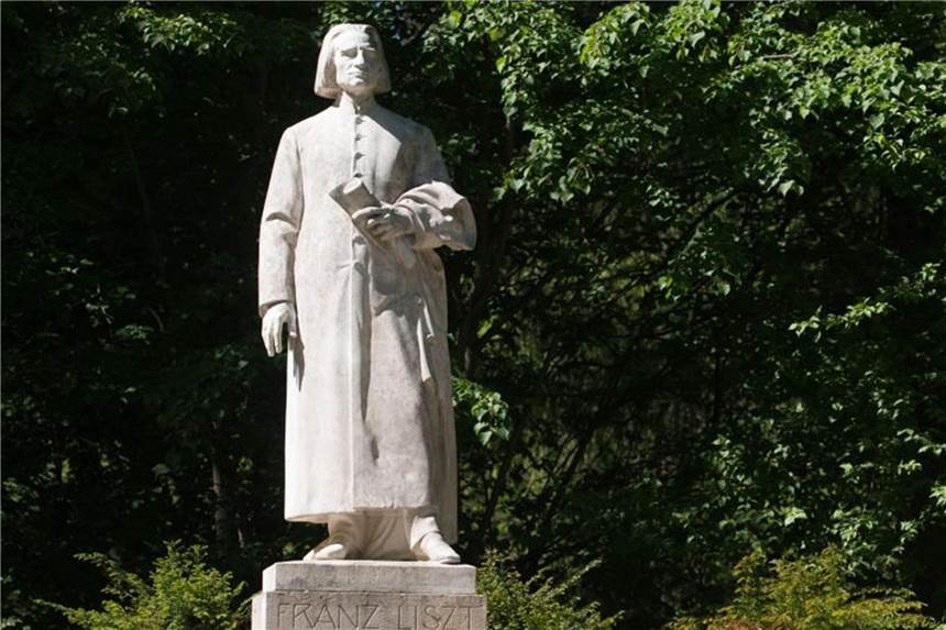 „Sardanapalo“: Liszts Unvollendete kommt zur Aufführung Die Weimarer Staatskapelle präsentiert den ersten Akt von Franz Liszts unvollendeter Oper „Sardanapalo“ als Uraufführung. Foto: Sebastian Kahnert