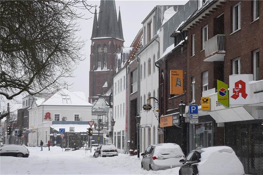 Ein Blick auf die verschneite Innenstadt Halterns.